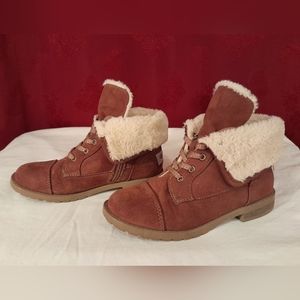 - Makalu California Girls Fur Lined Boots. Chocolate Brown Size 2M